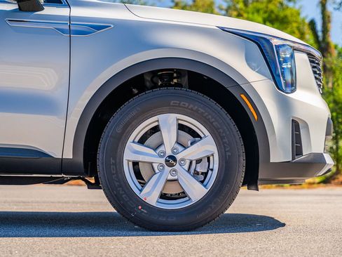 New 2026 Kia Sorento LX FWD image 6