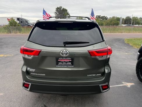 Used 2019 Toyota Highlander AWD V6 image 6