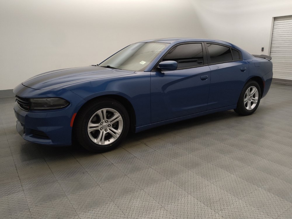 Used 2022 Dodge Charger SXT RWD image 2