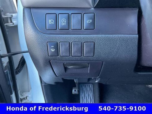 Used 2018 Toyota Highlander XLE AWD/4WD image 39