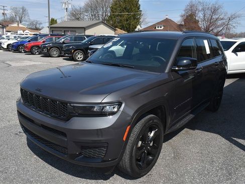 Used 2023 Jeep Grand Cherokee L Laredo image 6