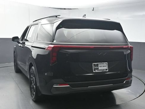 Used 2026 Kia Carnival SX w/ SX Dark Edition Package FWD image 6