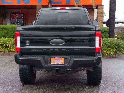 Used 2018 Ford F250 Lariat w/ Lariat Ultimate Package AWD/4WD image 7