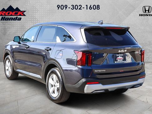 Used 2026 Kia Sorento LX FWD image 8