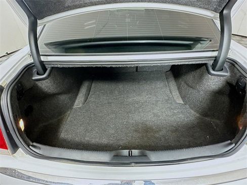 Used 2017 Chrysler 300 C w/ Safetytec Plus Group image 27