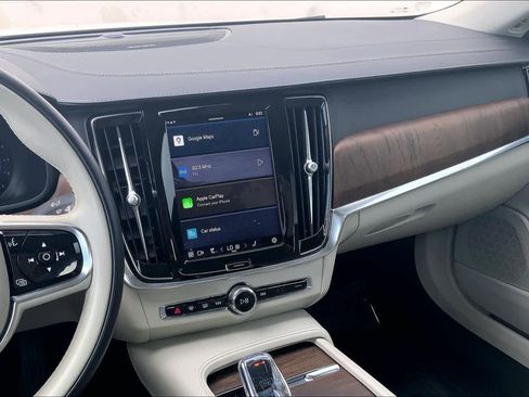 Used 2022 Volvo S90 B6 Inscription w/ Advanced Package image 16