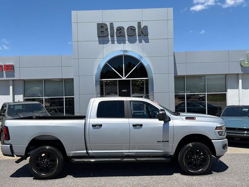 Used 2026 RAM 2500 Big Horn AWD/4WD image 3