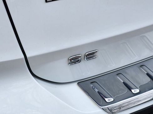 Used 2022 Volkswagen Taos SE image 31