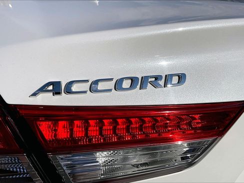 Used 2018 Honda Accord LX image 31