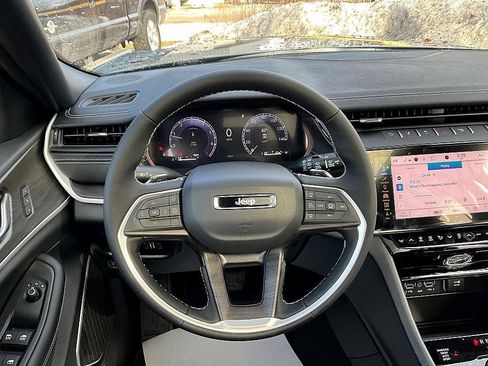 New 2026 Jeep Grand Cherokee Limited w/ Limited Altitude Package image 32