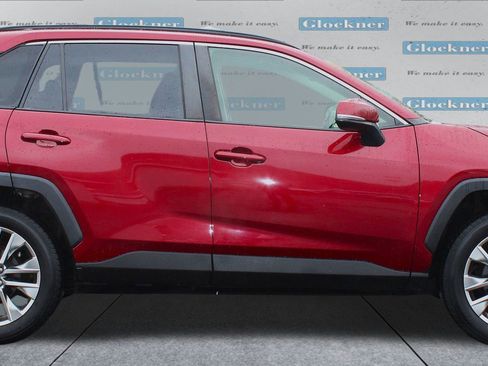 Used 2019 Toyota RAV4 XLE Premium image 4