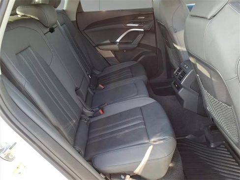 Used 2025 Audi Q5 Premium Plus w/ Premium Plus image 11