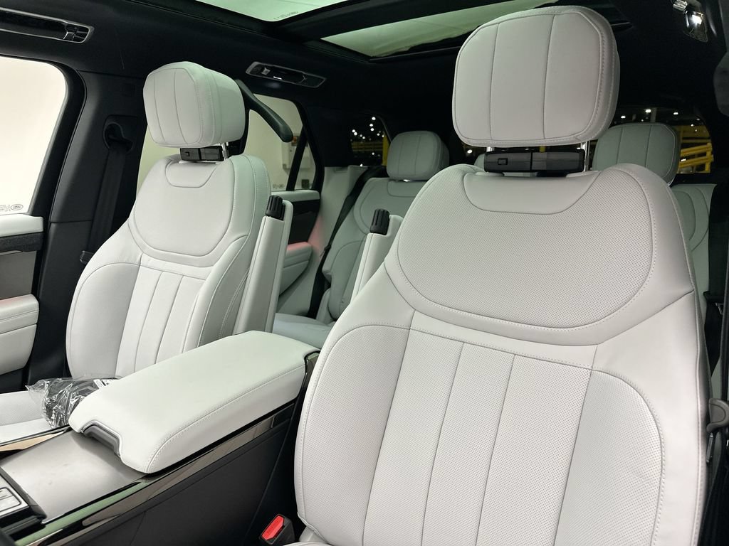 New 2027 Land Rover Range Rover Sport SE AWD/4WD image 10