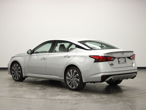 Used 2023 Nissan Altima 2.5 SL AWD/4WD image 6