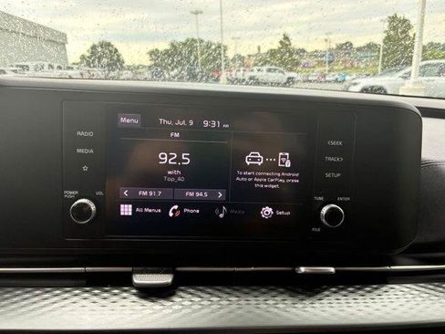 Used 2022 Kia Carnival LX FWD image 18