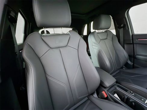 Used 2024 Audi Q3 2.0T Premium Plus image 27