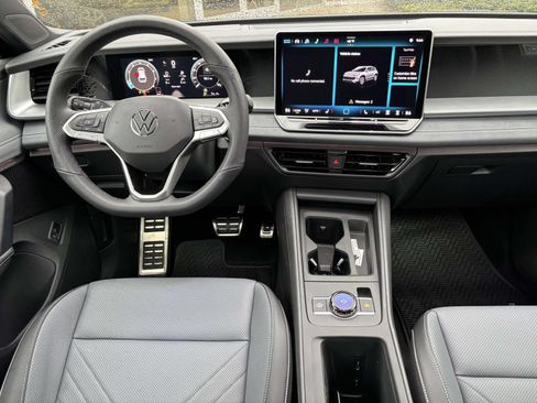 Used 2026 Volkswagen Tiguan SE R-Line AWD/4WD image 29