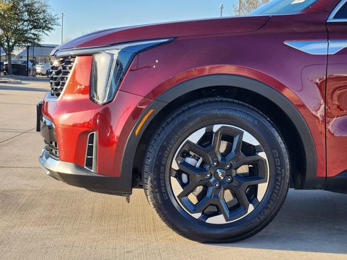 Used 2025 Kia Sorento S w/ Panoramic Sunroof Package image 8