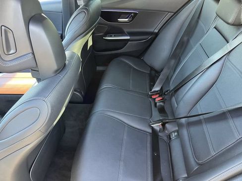 Used 2025 Mercedes-Benz C 300 4MATIC Sedan image 19