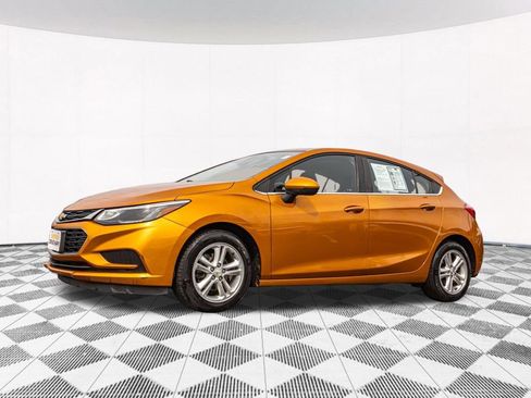 Used 2017 Chevrolet Cruze LT w/ Convenience Package FWD image 6