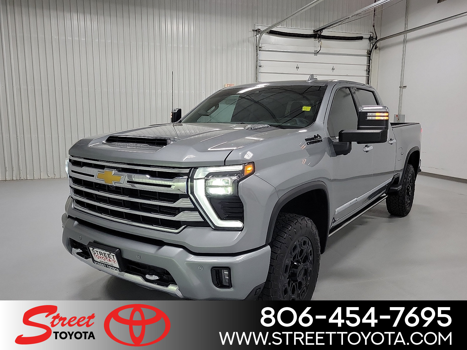 Used 2024 Chevrolet Silverado 2500 High Country w/ LPO, Dark Essentials Package AWD/4WD image 1