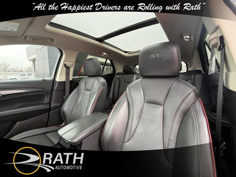 Used 2023 Buick Envision Essence w/ Sport Touring Package image 12