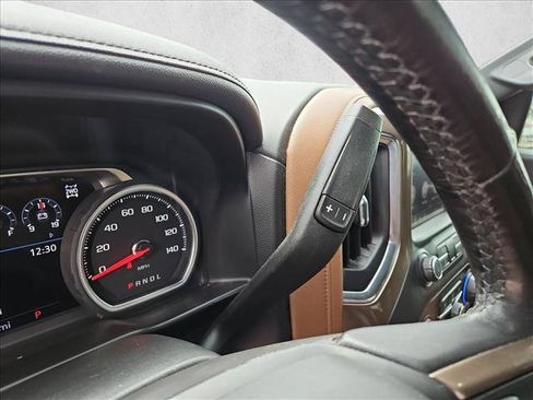 Used 2020 Chevrolet Silverado 1500 High Country w/ Technology Package AWD/4WD image 11