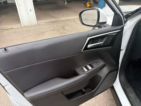 Used 2025 Mitsubishi Outlander SE AWD/4WD image 11