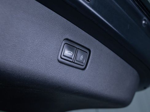 Used 2022 Genesis GV70 2.5T Advanced w/ Advanced Package image 9