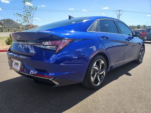 Used 2022 Hyundai Elantra Limited image 4
