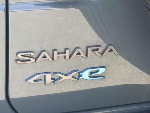 Used 2025 Jeep Wrangler Unlimited Sahara w/ Safety Group image 24