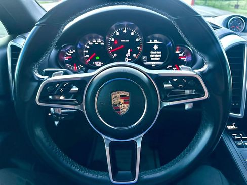 Used 2018 Porsche Cayenne AWD/4WD image 26