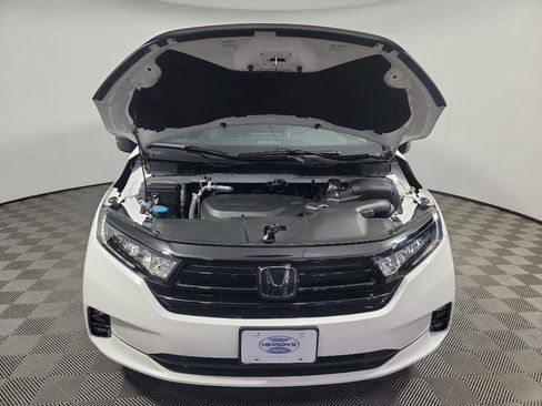 Certified 2024 Honda Odyssey Sport image 14