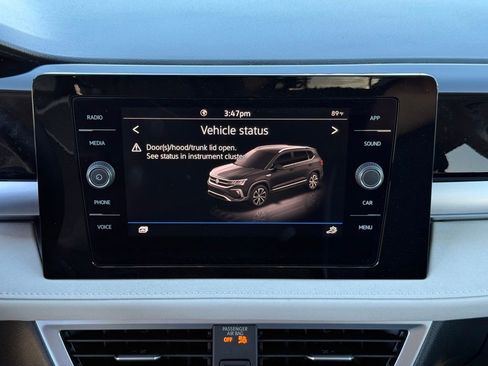 New 2025 Volkswagen Taos SE image 19