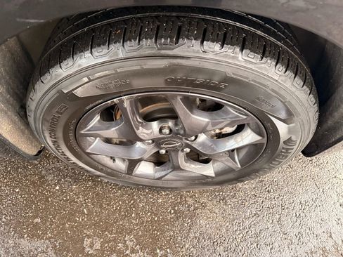 Used 2020 Chrysler Pacifica Limited w/ Advanced Safetytec Group image 39