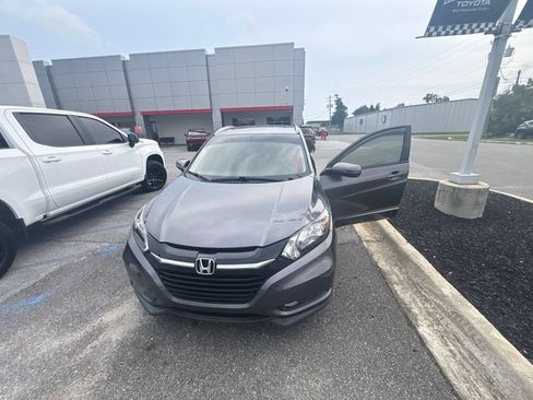 Used 2017 Honda HR-V EX-L image 4