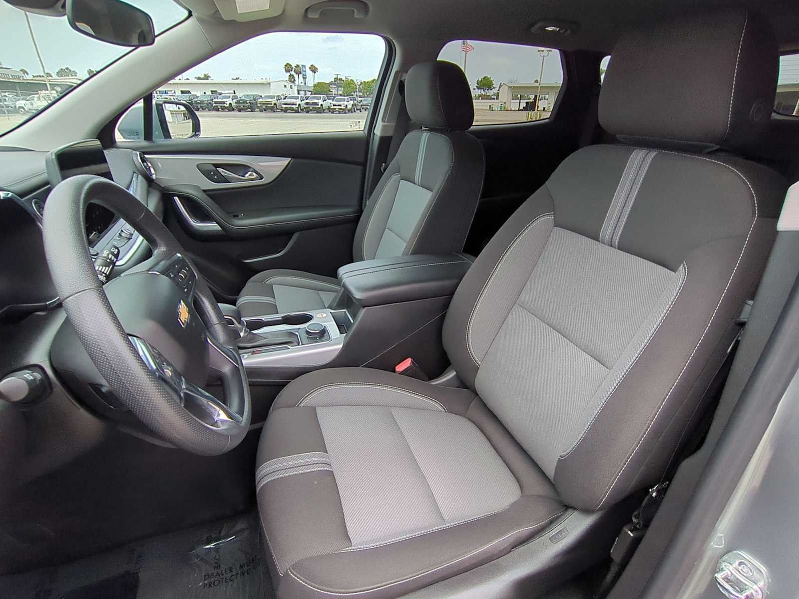 Used 2025 Chevrolet Blazer LT FWD image 22