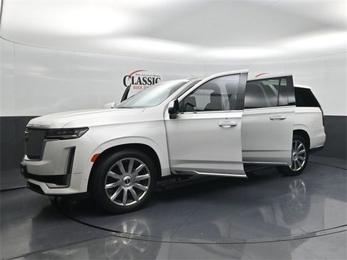 Used 2021 Cadillac Escalade ESV Premium Luxury Platinum image 36