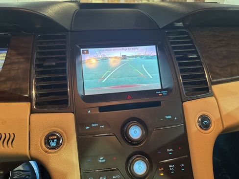 Used 2016 Ford Taurus Limited image 6