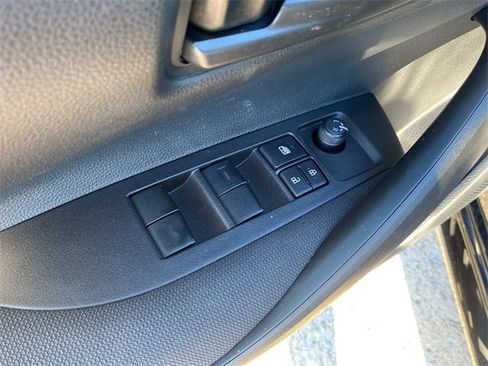 Used 2025 Toyota Corolla LE image 20