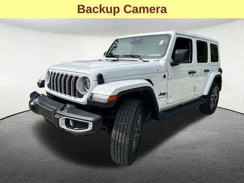 Used 2026 Jeep Wrangler Unlimited Sahara AWD/4WD image 5