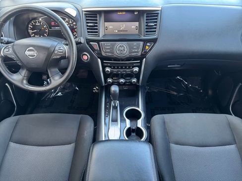 Used 2020 Nissan Pathfinder SV image 12
