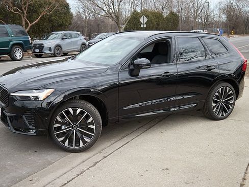 New 2026 Volvo XC60 B5 Ultra w/ Protection Package Premier image 3