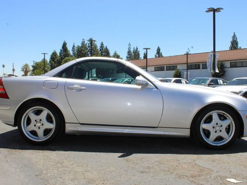 Used 2004 Mercedes-Benz SLK 320 image 23