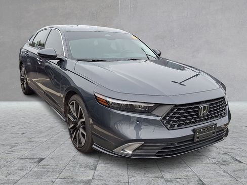 Used 2025 Honda Accord Touring image 1