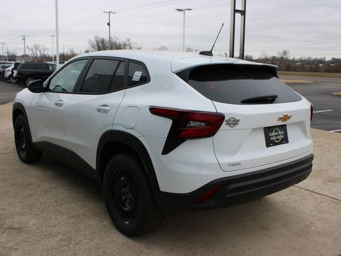 New 2026 Chevrolet Trax LS image 7