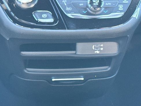 New 2026 Chrysler Pacifica Select image 17