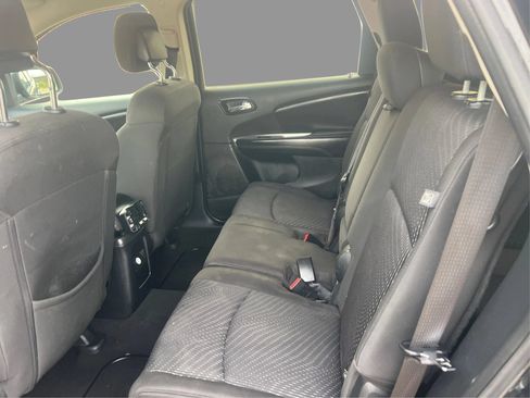 Used 2017 Dodge Journey SE w/ Flexible Seating Group FWD image 11