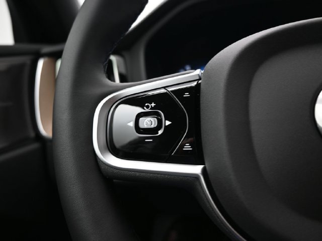 New 2026 Volvo XC60 B5 Plus w/ Protection Package Premier AWD/4WD image 27
