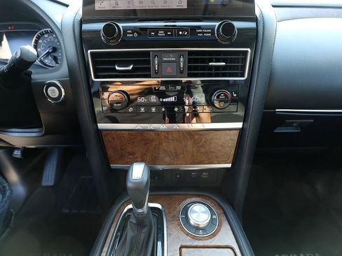 Used 2023 Nissan Armada SL w/ Captain's Chairs Package AWD/4WD image 20